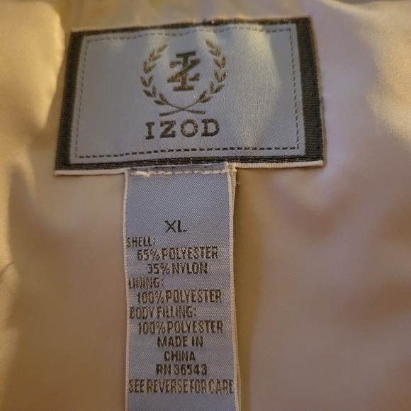 Izod Metallic Silver Puffer Vest - Picture 9 of 9